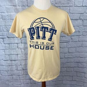 Gildan University of Pitt Crewneck short sleeve basketball t-shirt yellow sz med